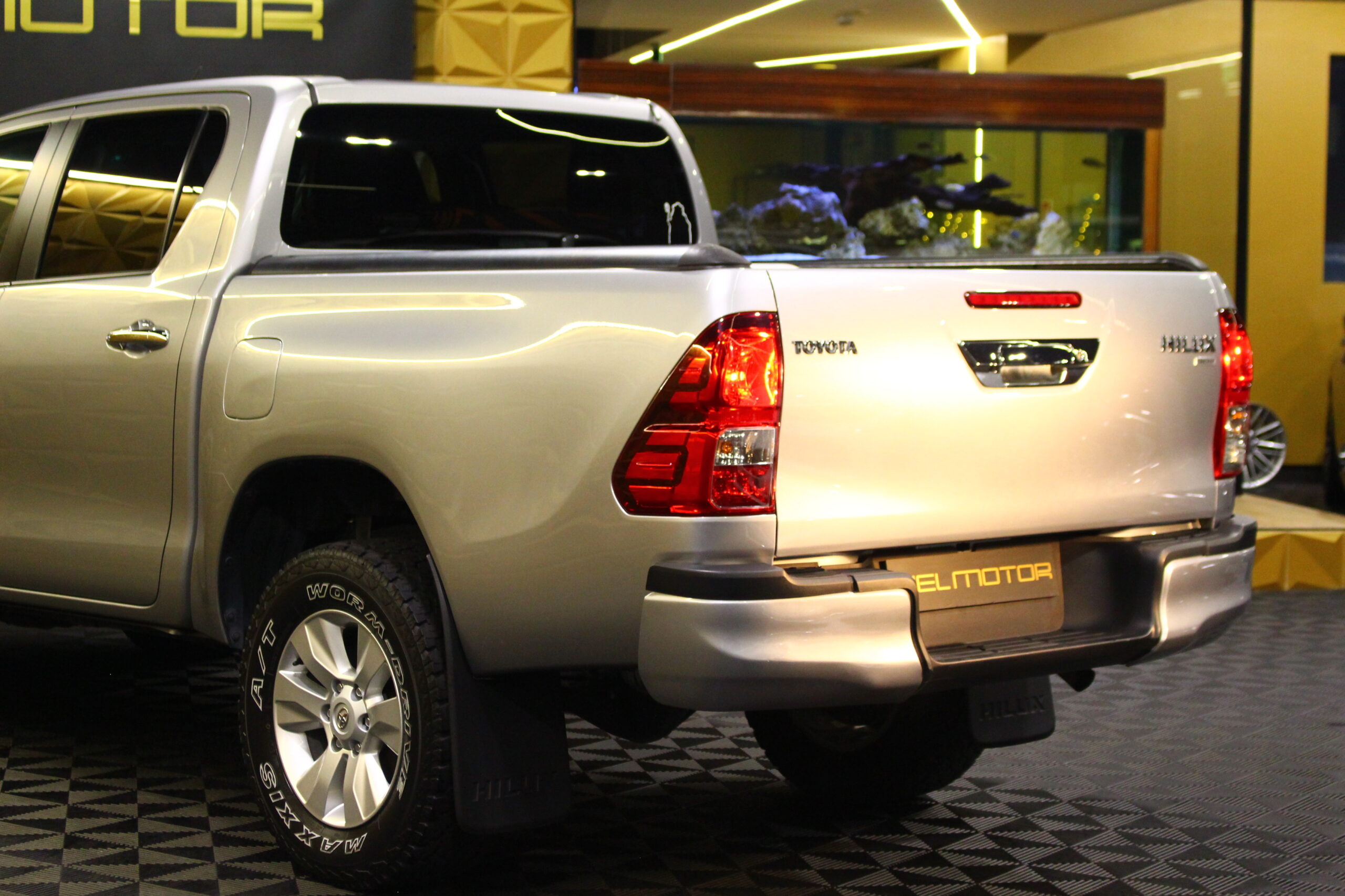 Toyota Hilux 2.4 D-4D 4WD Tracker