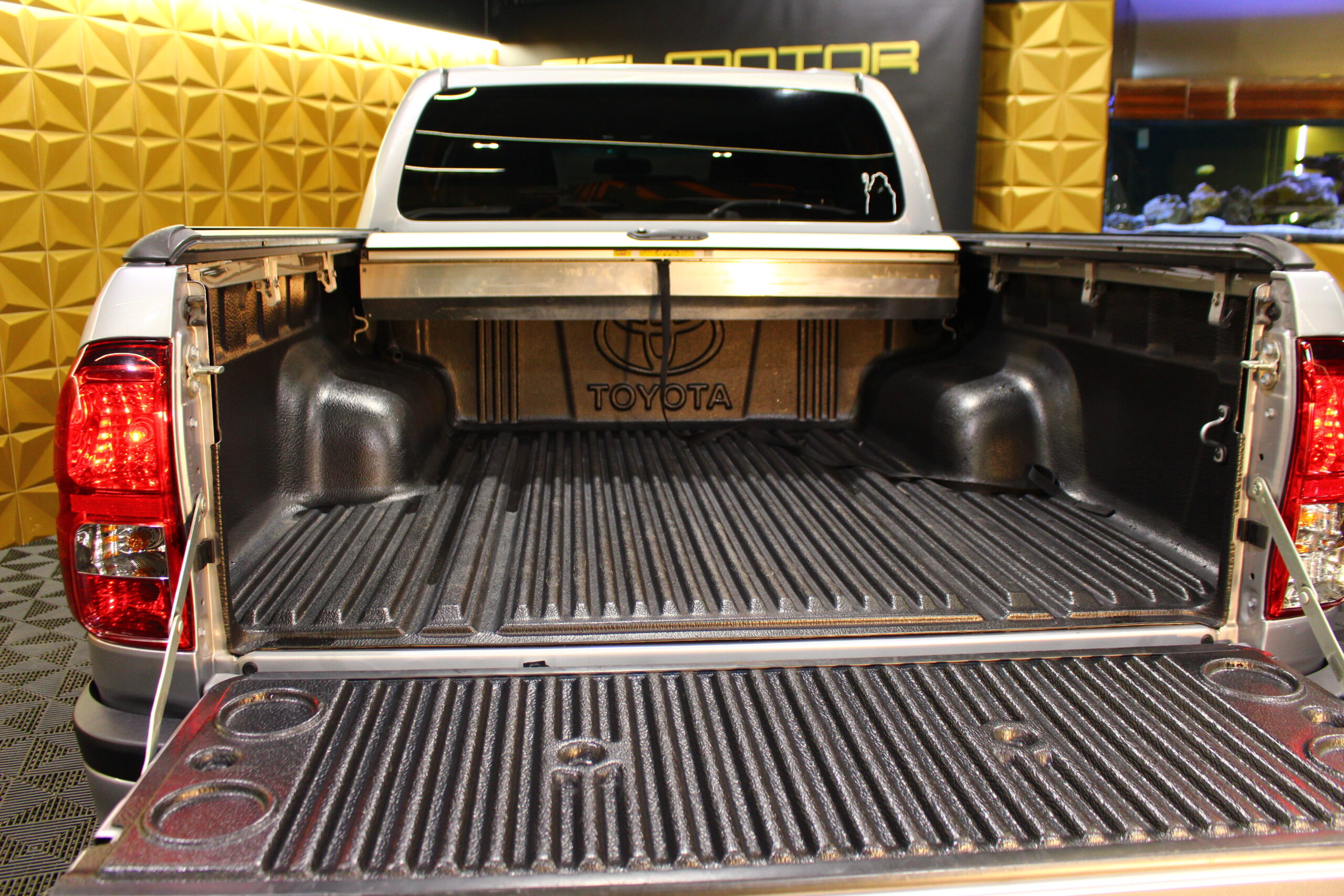 Toyota Hilux 2.4 D-4D 4WD Tracker