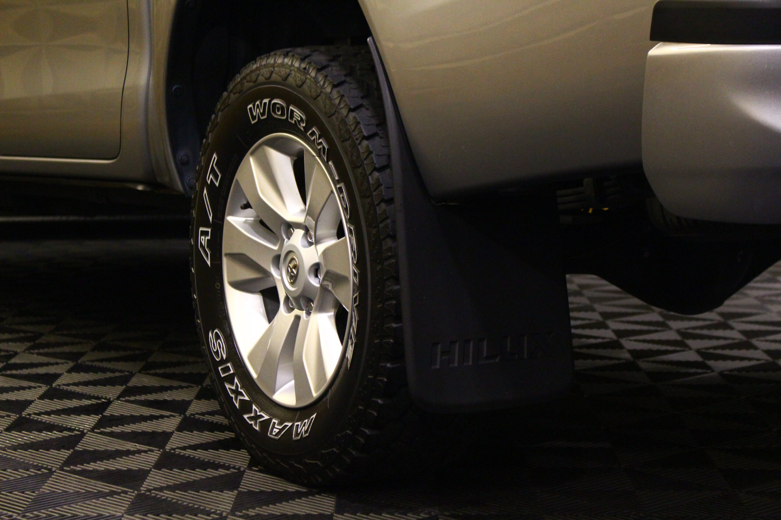Toyota Hilux 2.4 D-4D 4WD Tracker