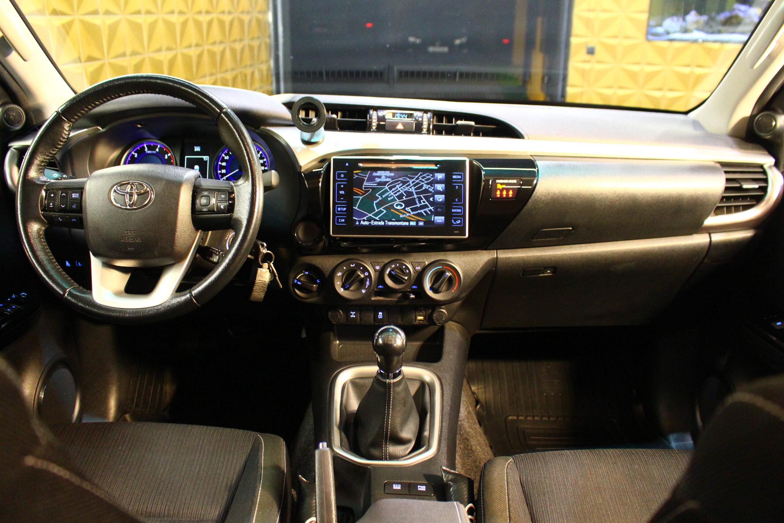 Toyota Hilux 2.4 D-4D 4WD Tracker
