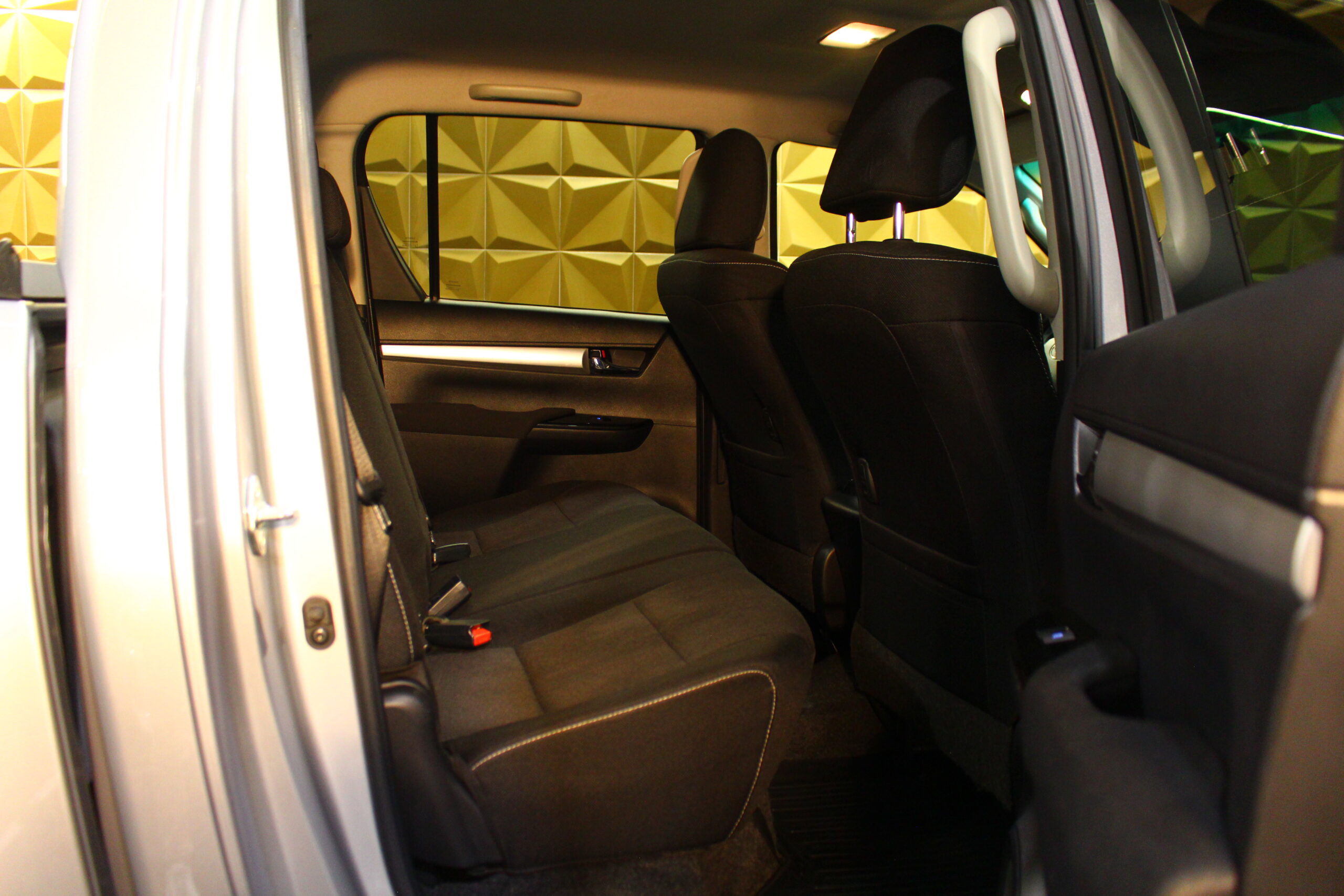 Toyota Hilux 2.4 D-4D 4WD Tracker